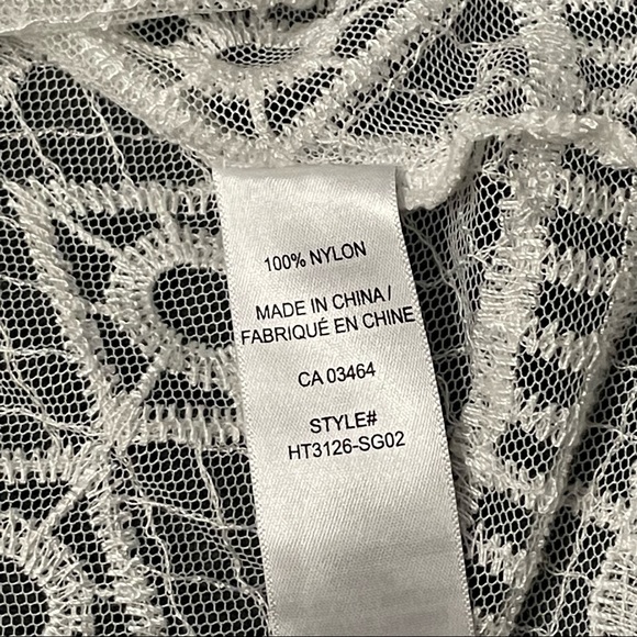 🦋 2 / $27 🦋 Ricki’s creamy colored T-shirt. Partner it with your own tank top. - Picture 4 of 5